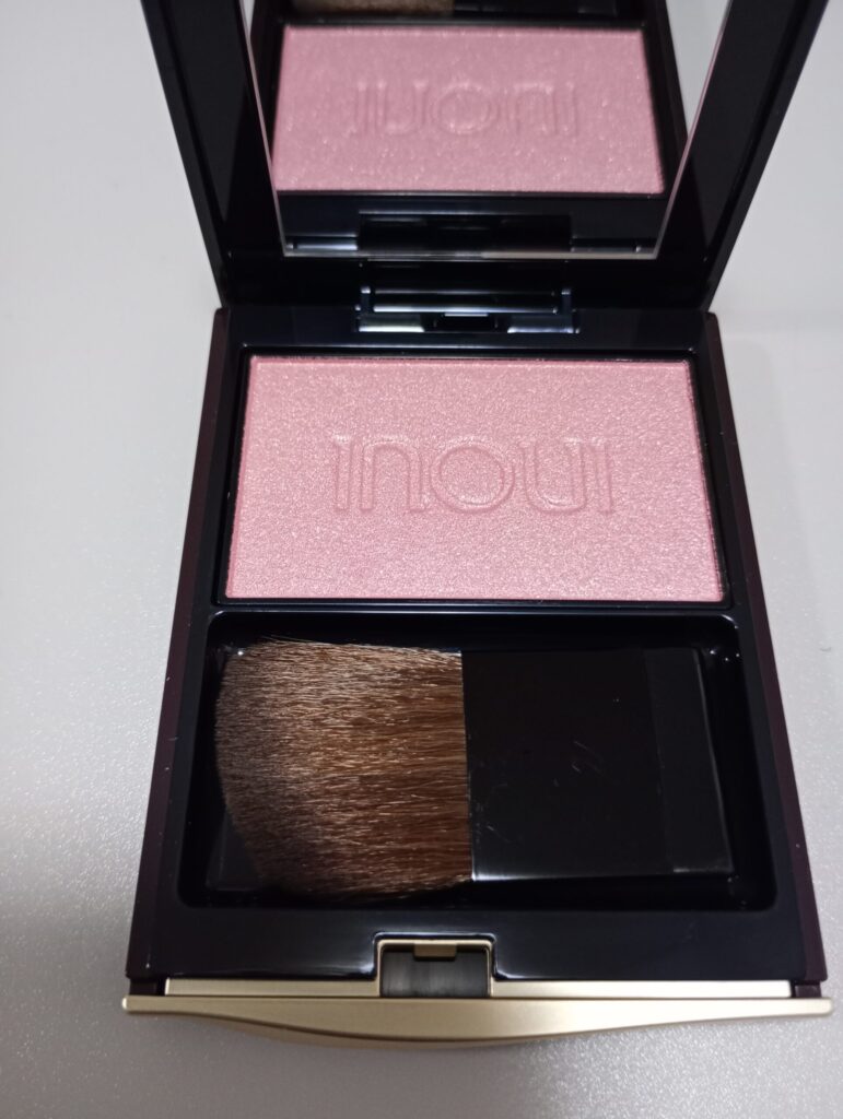 資生堂インウイ チーク01 コンパクトを開けた状態の写真