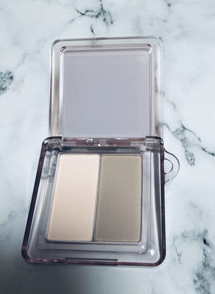 ファミマ限定 JUDYDOLL ミニメリハリマスターパレット #01N クールトーン パレット内部