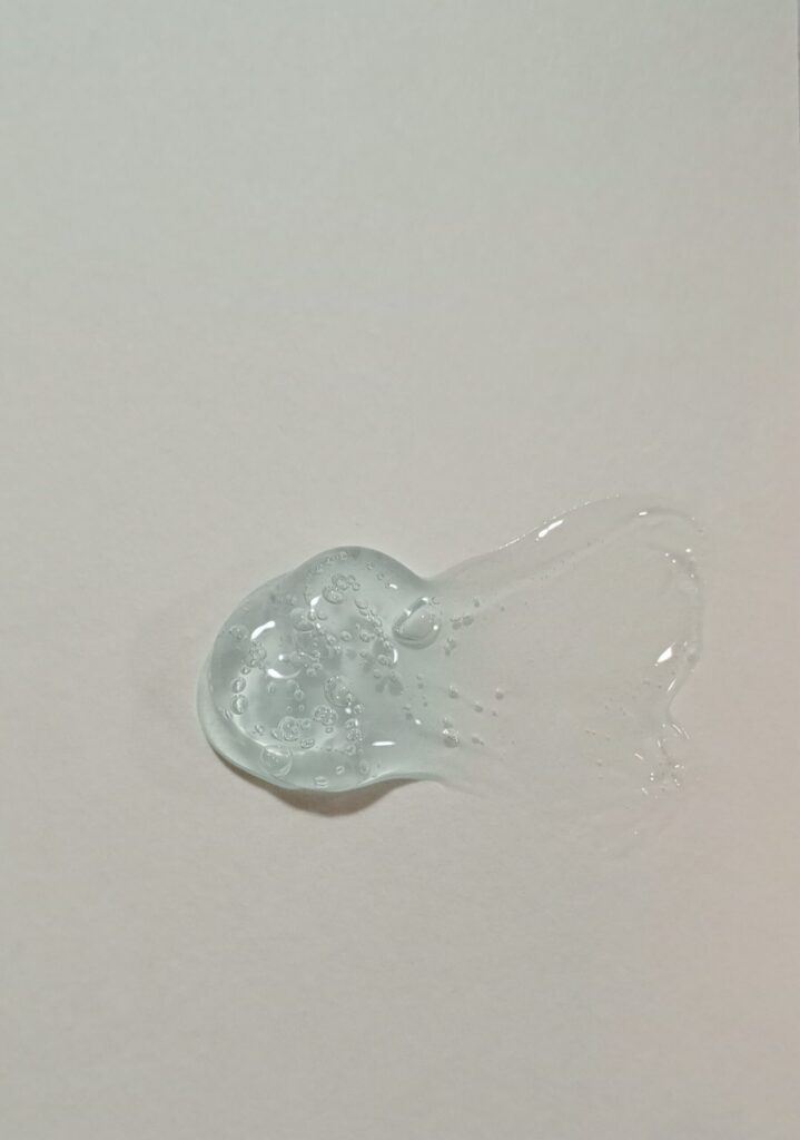 紙にジェルを出した状態(テクスチャー確認)