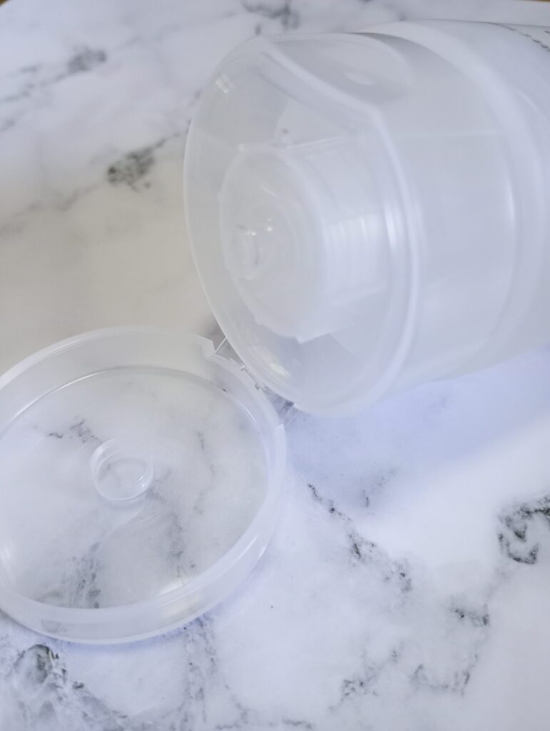 ラゴム ジェルトゥウォーター クレンザー キャップを開けた状態・口径の様子