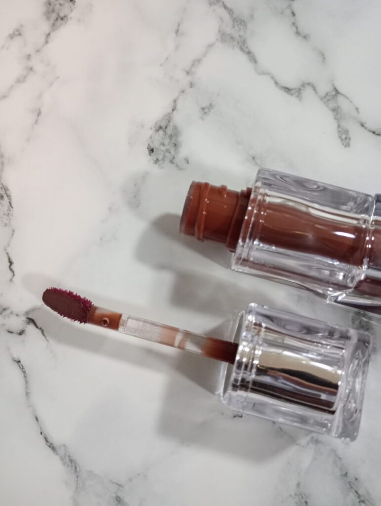 TIRTIRウォータリズムグロウティント06の外装パッケージ。