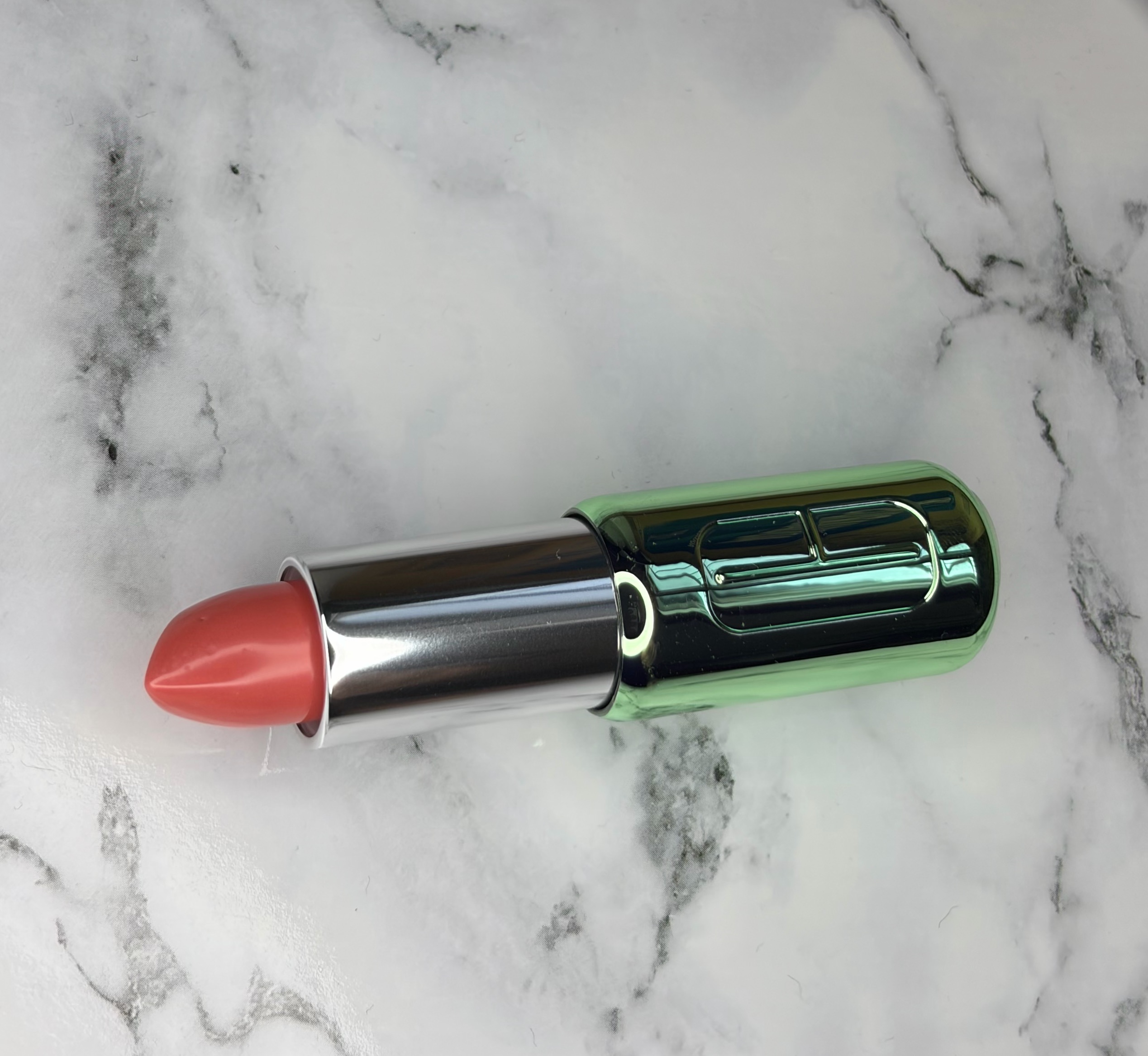 クリニーク ポップ リップ 05 メロンポップの本体写真（パッケージ全体）