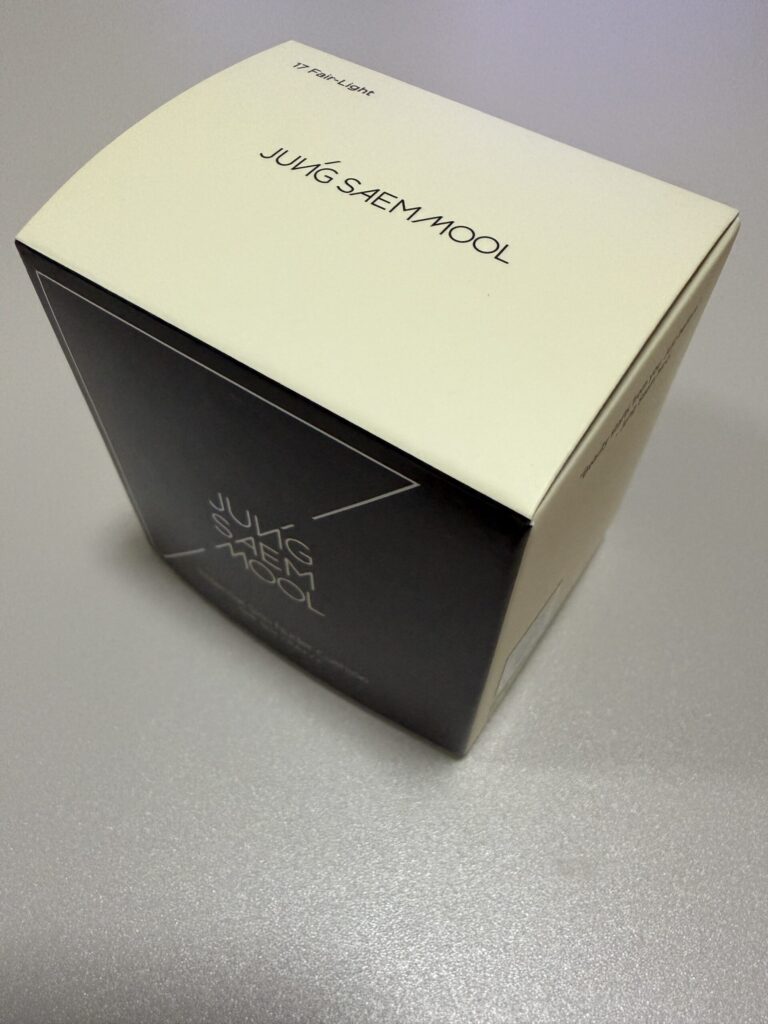 ジョンセンムル エッセンシャル スキン ヌーダー クッション〈フェアライト〉の外箱パッケージ写真