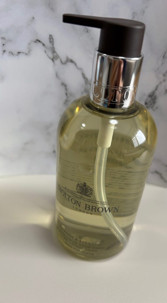 モルトンブラウン ハンドウォッシュ オレンジ＆ベルガモットのボトル写真
