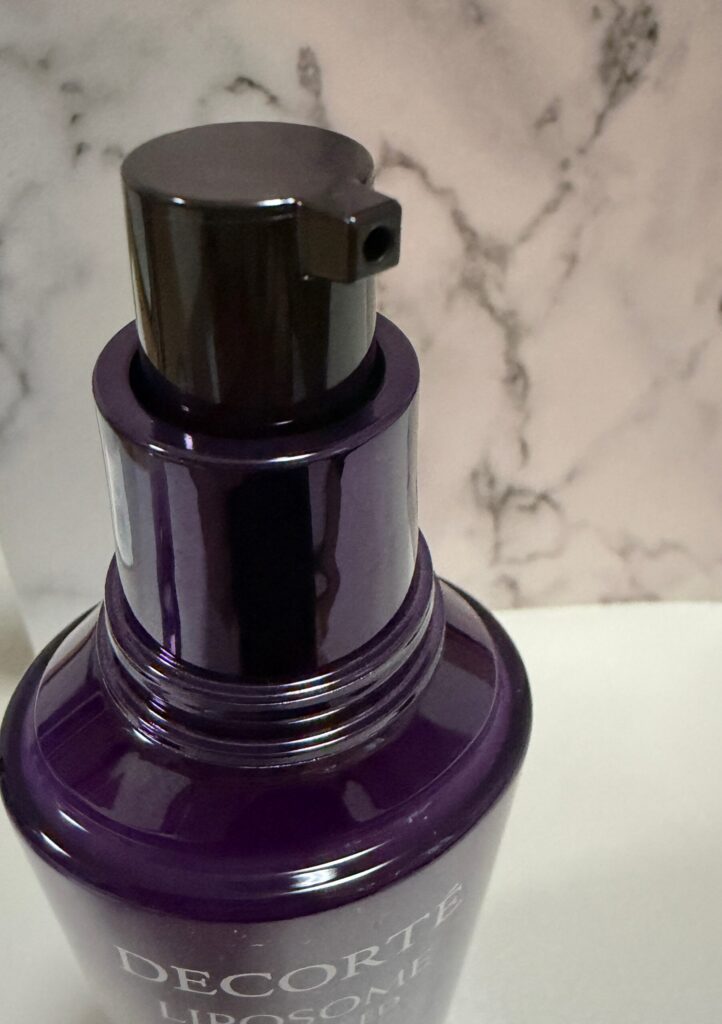 リポソーム アドバンスト リペアセラム キャップを開けた状態