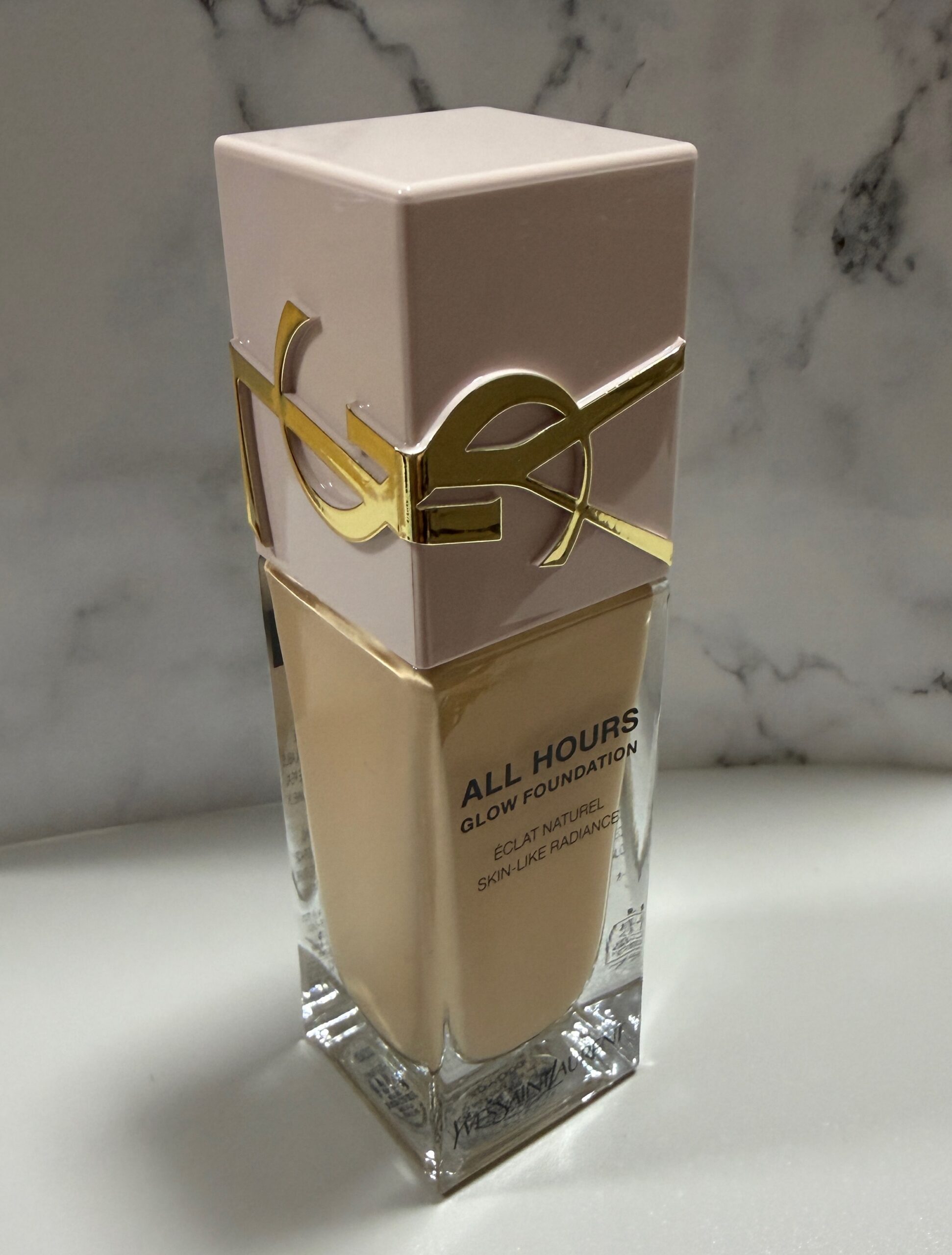 YSL オールアワーズ リキッド グロウ LN1 本体ボトルの外観