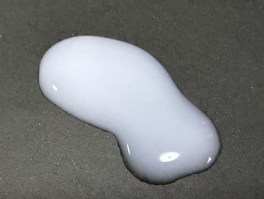 エリクシール ブライトニング乳液 みずみずしい テクスチャー