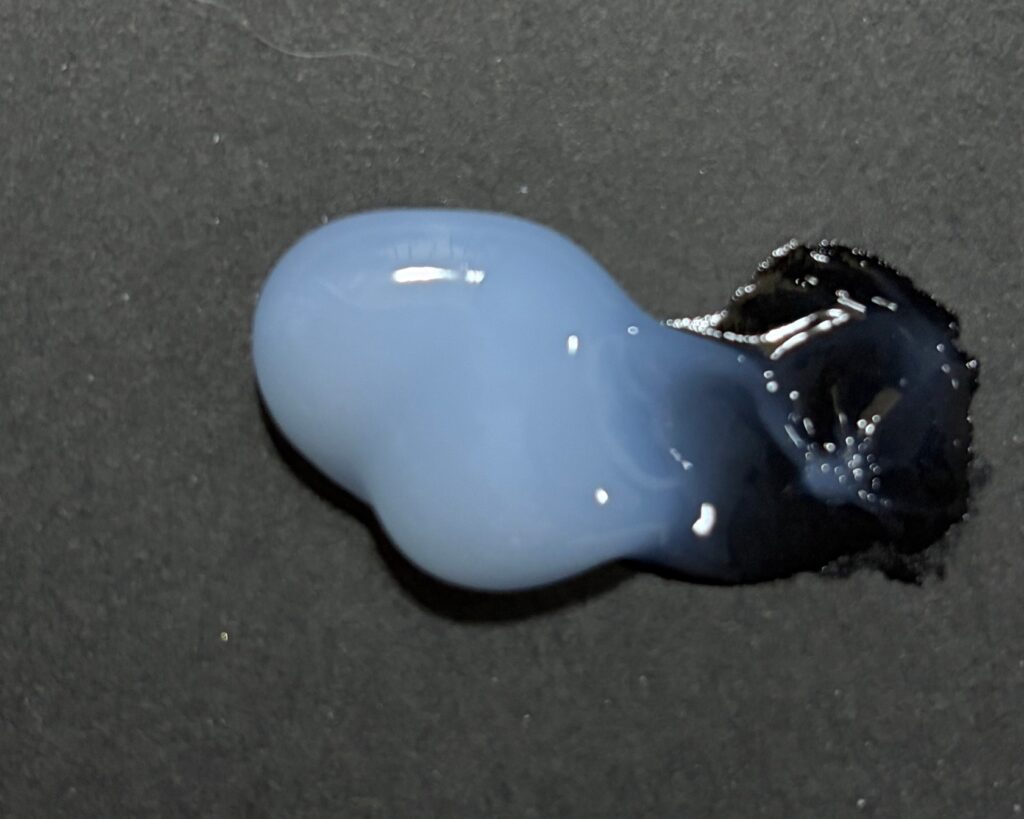 IPSAクレンジングジェルEXを紙に出したテクスチャと質感