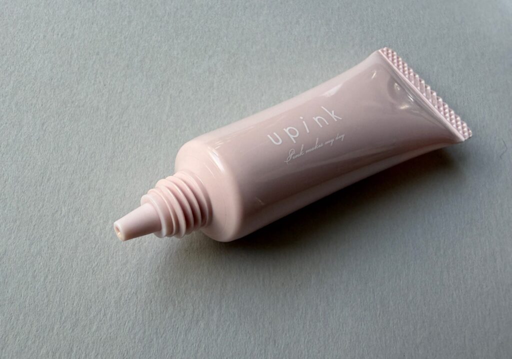 upink ポアレスフィットプライマー キャップを外した口部分