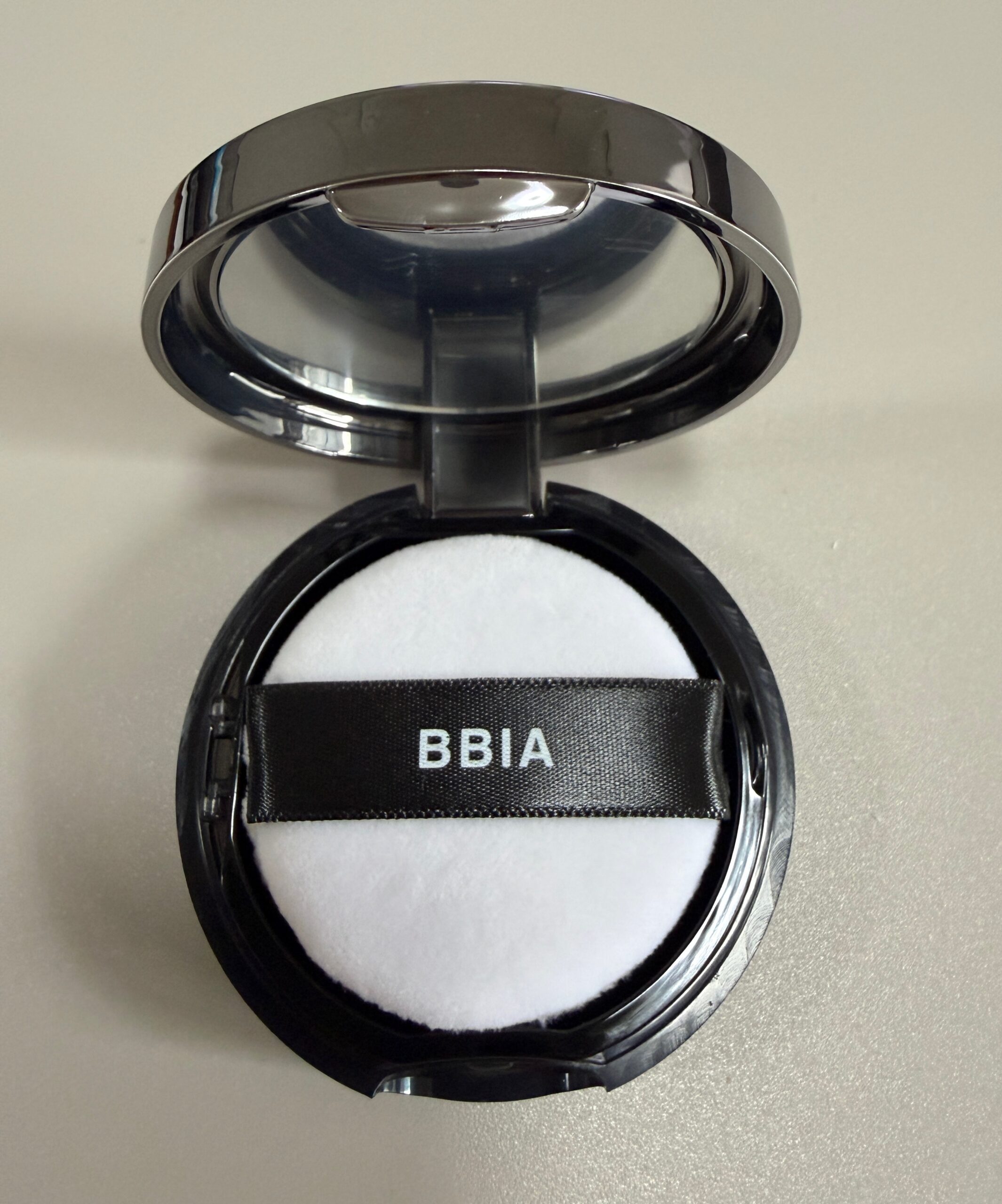 BBIA EAU POWDER PACT 04 ラベンダーパープルを開いた状態