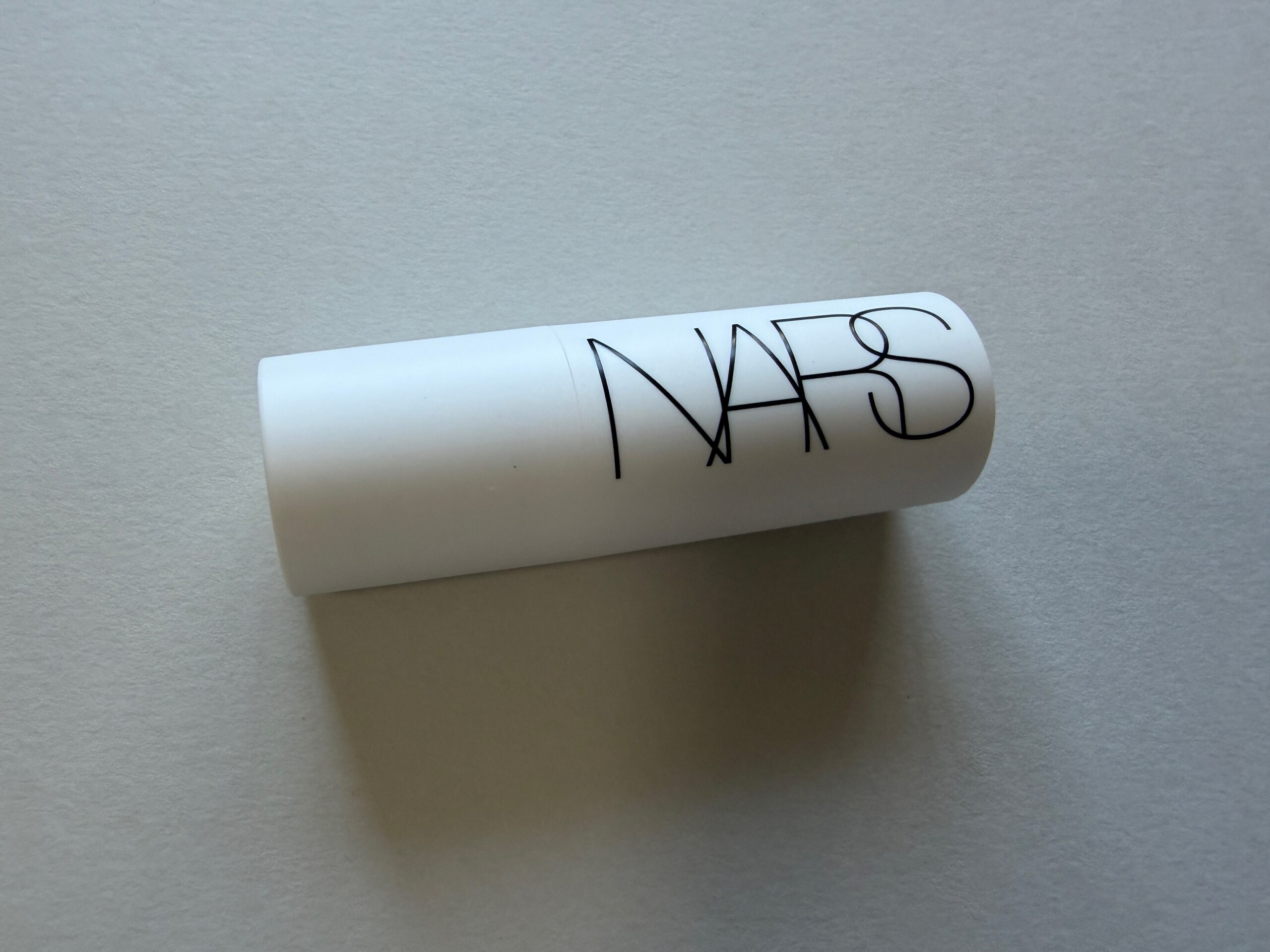 NARS ライトリフレクティング ルミナイジングスティック ムーンライトの本体
