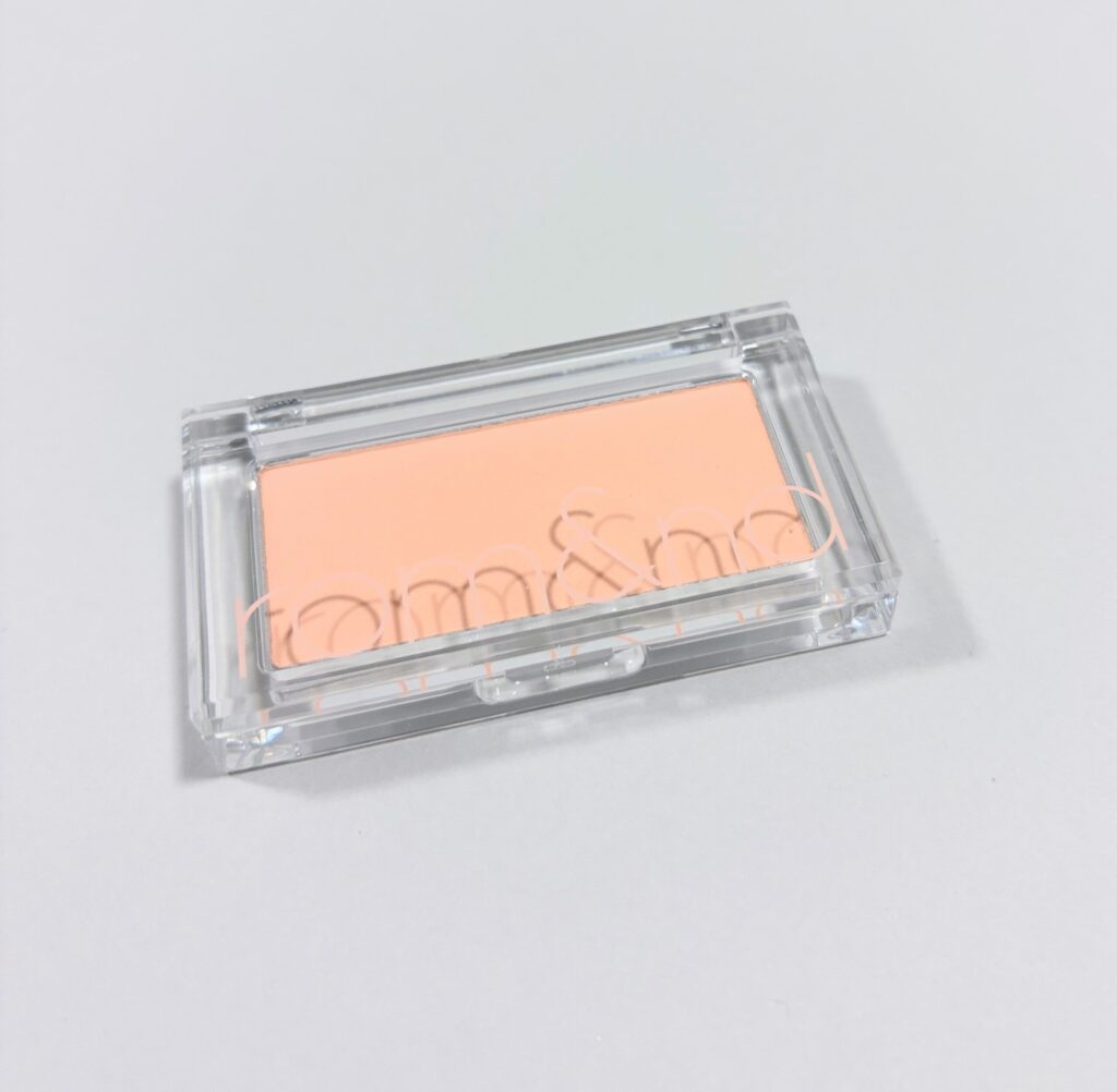 ロムアンド ベターザンチーク C01 Peach Chipの本体