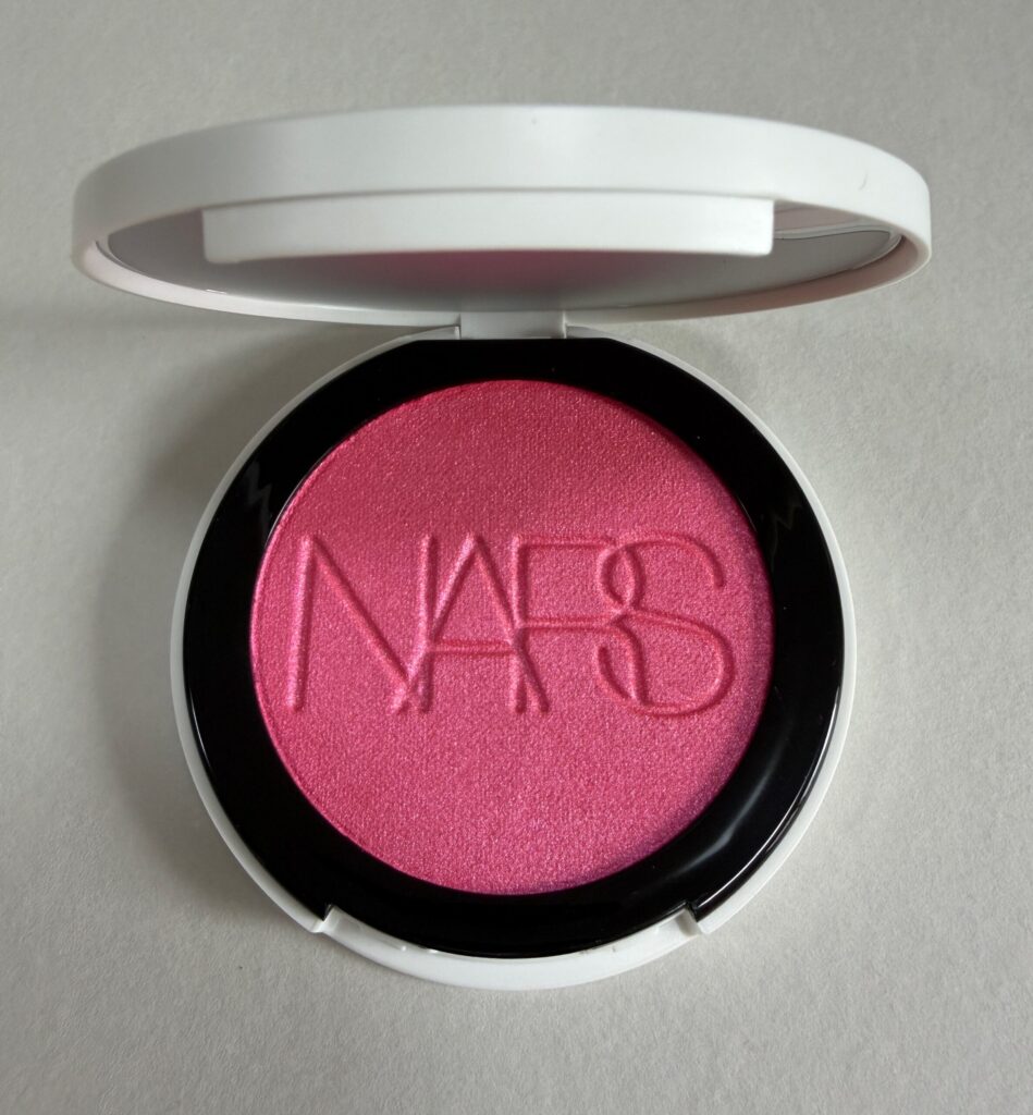 NARS ライトリフレクティング ルミナイジングブラッシュ INFERNOを開いた状態