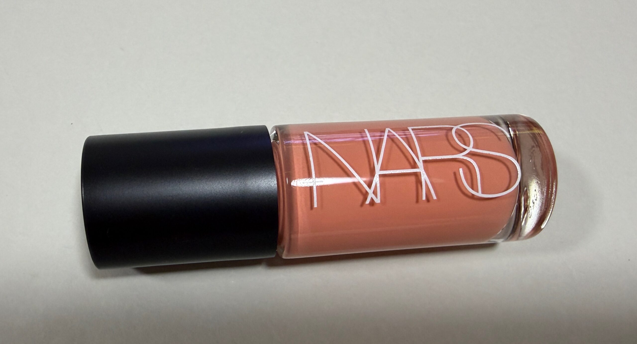 NARS インセイシャブル リキッドブラッシュ 05909 SEX APPEALの本体